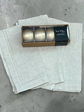 Bundle Charisma Beige Linen-Cotton Napkins with Nicole Miller Napkin Rings- 4 ea